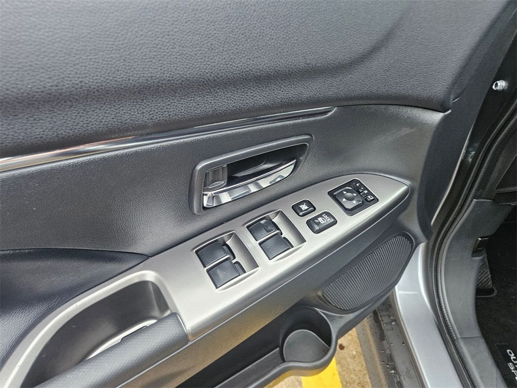 Thumbnail: 2025 Mitsubishi Outlander Sport - 14