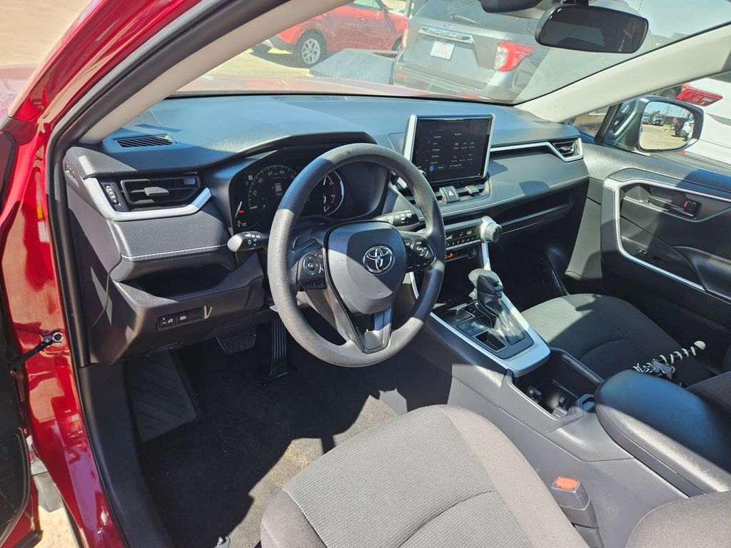 Thumbnail: 2025 Toyota RAV4 - 13