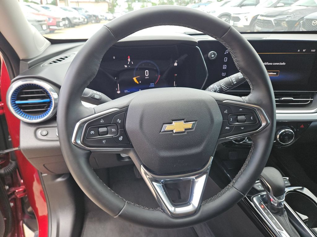 Thumbnail: 2025 Chevrolet Trax - 18