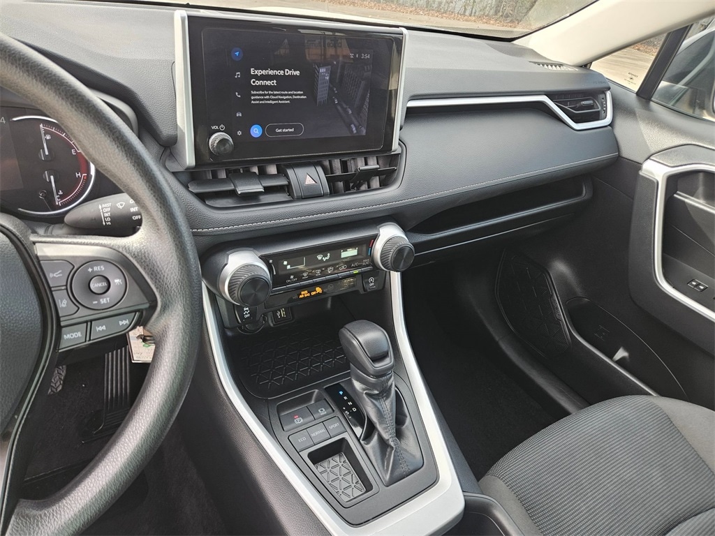 Thumbnail: 2024 Toyota RAV4 - 20