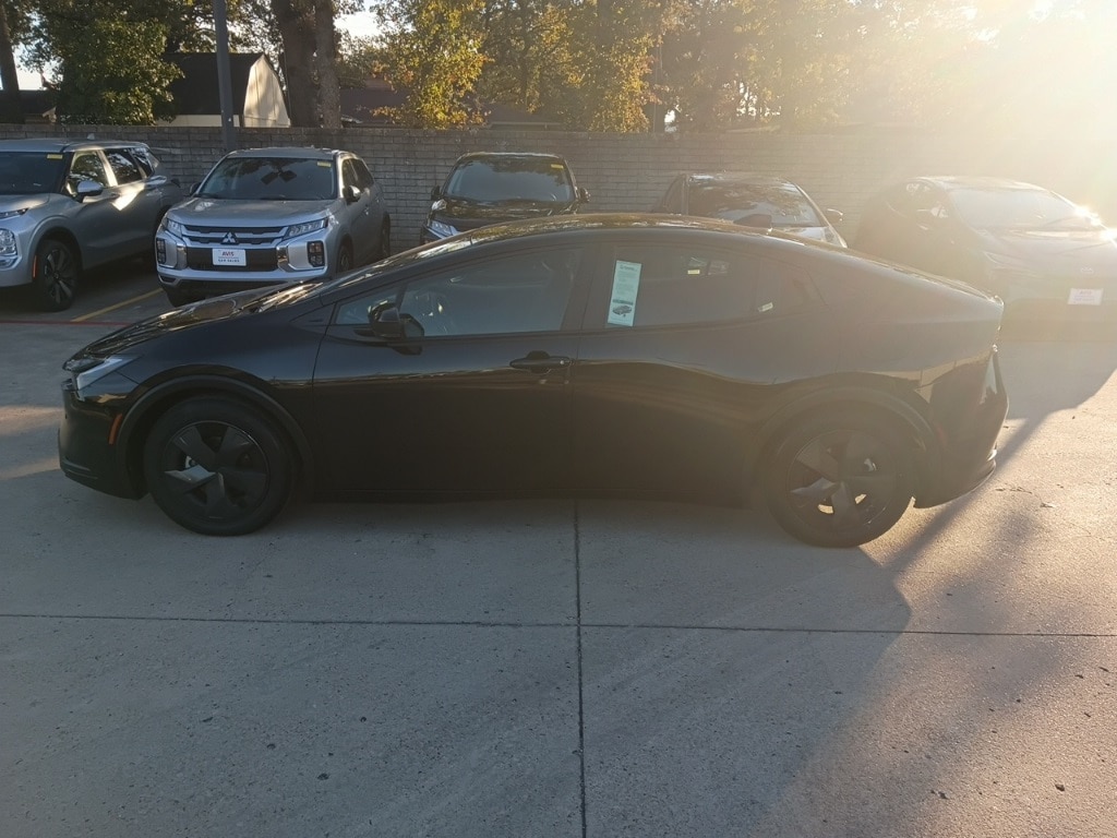 Thumbnail: 2025 Toyota Prius - 4