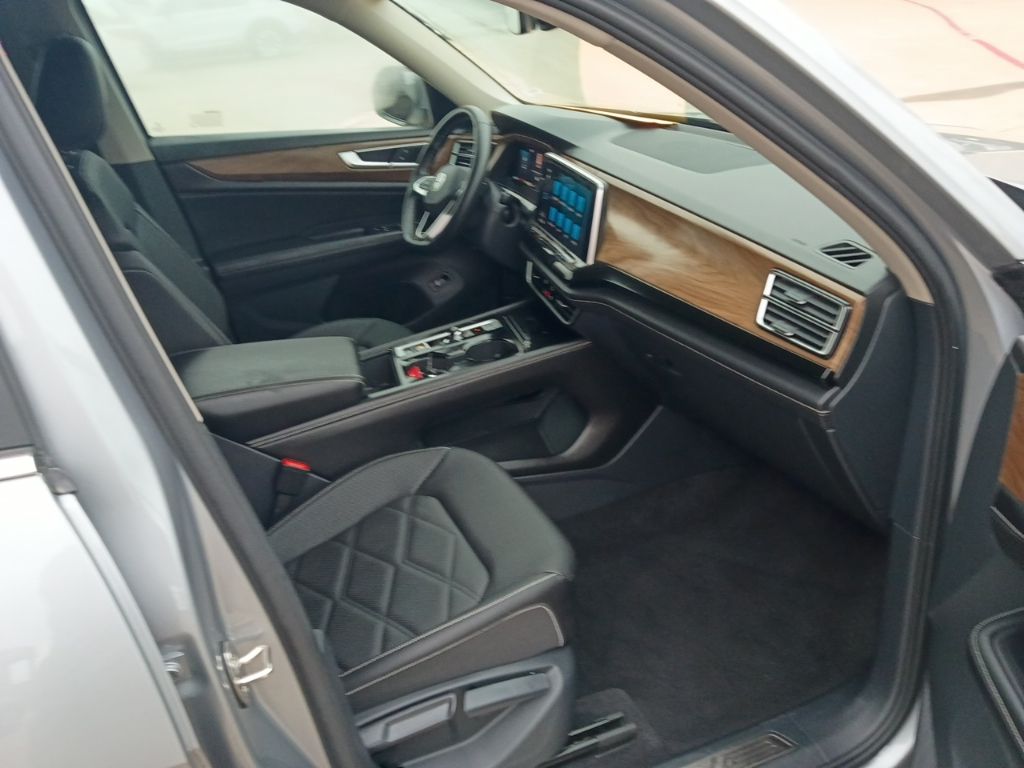 Thumbnail: 2025 Volkswagen Atlas - 8