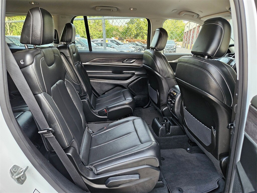 2023 Jeep Grand Cherokee Limited Edition 28