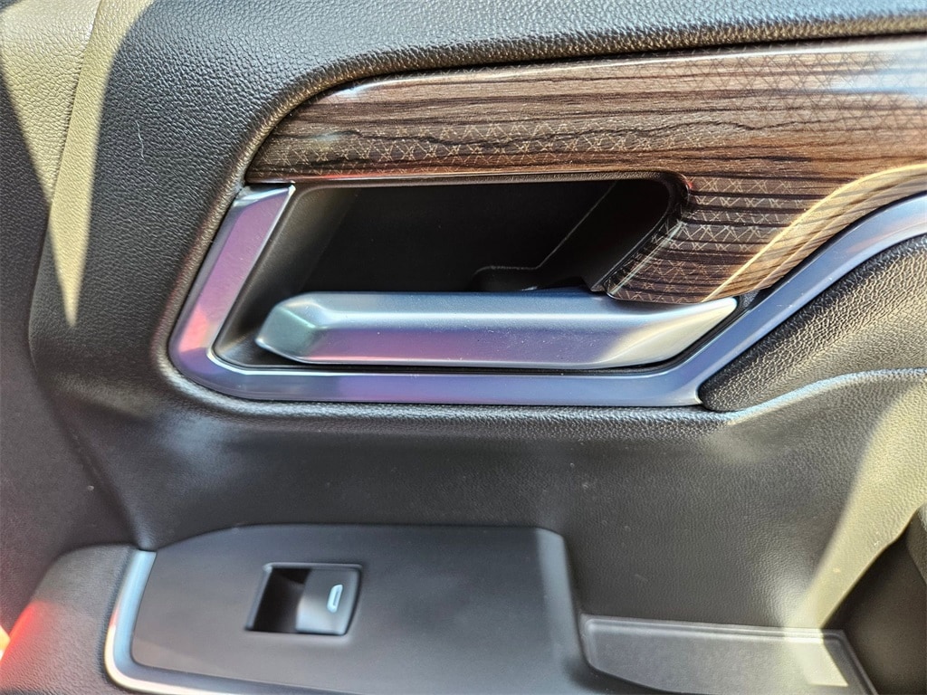 2023 Chevrolet Silverado 1500 LT 25
