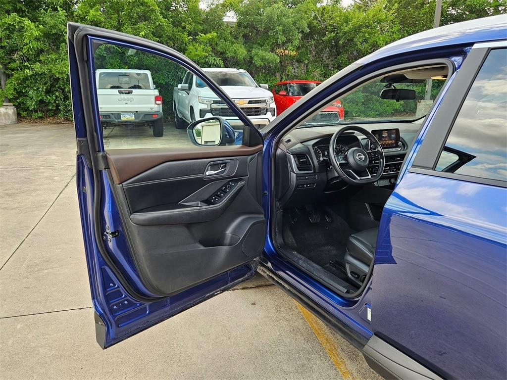 2023 Nissan Rogue SV 11