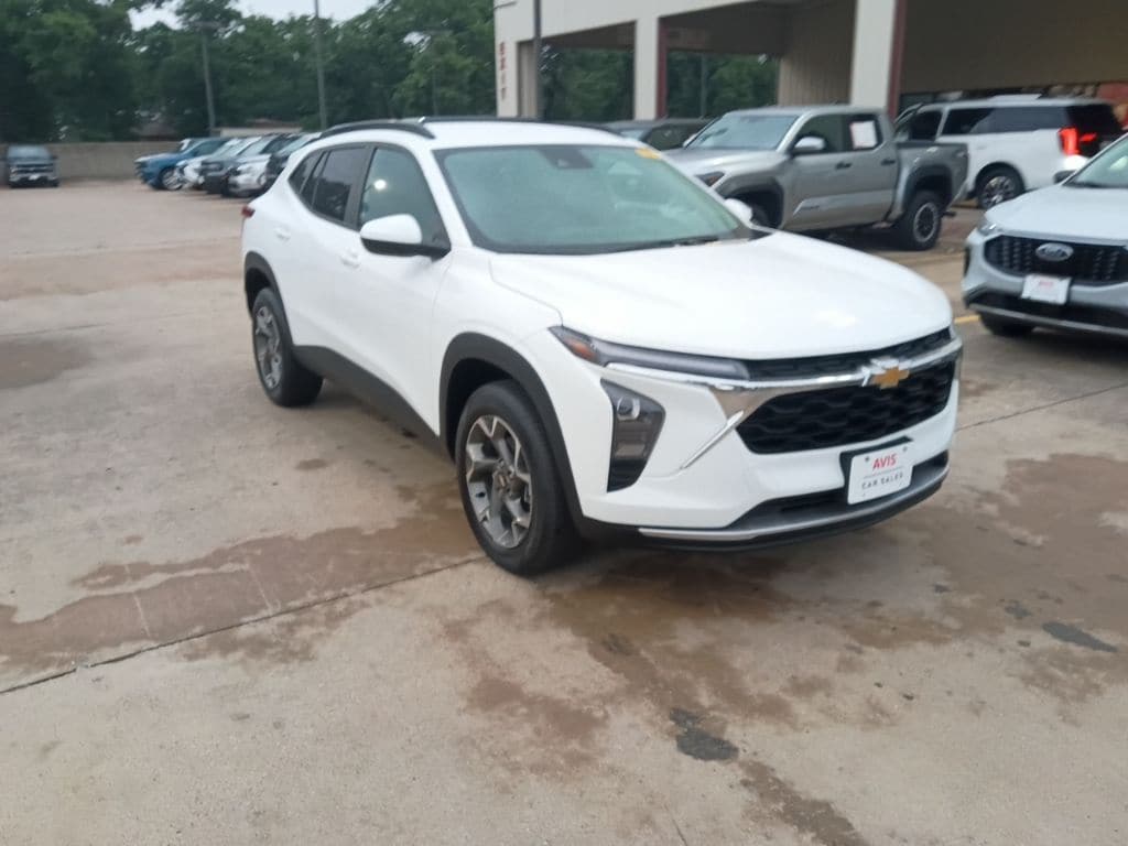 Thumbnail: 2025 Chevrolet Trax - 6