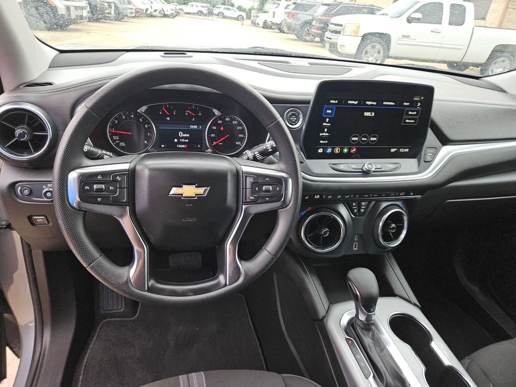 Thumbnail: 2025 Chevrolet Blazer - 17