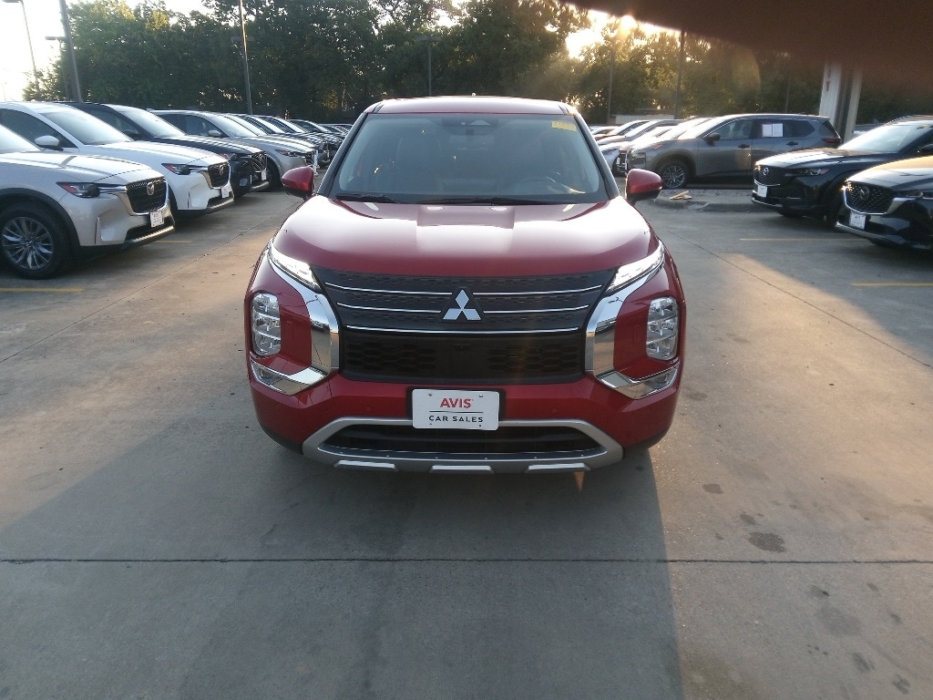 Thumbnail: 2023 Mitsubishi Outlander - 5