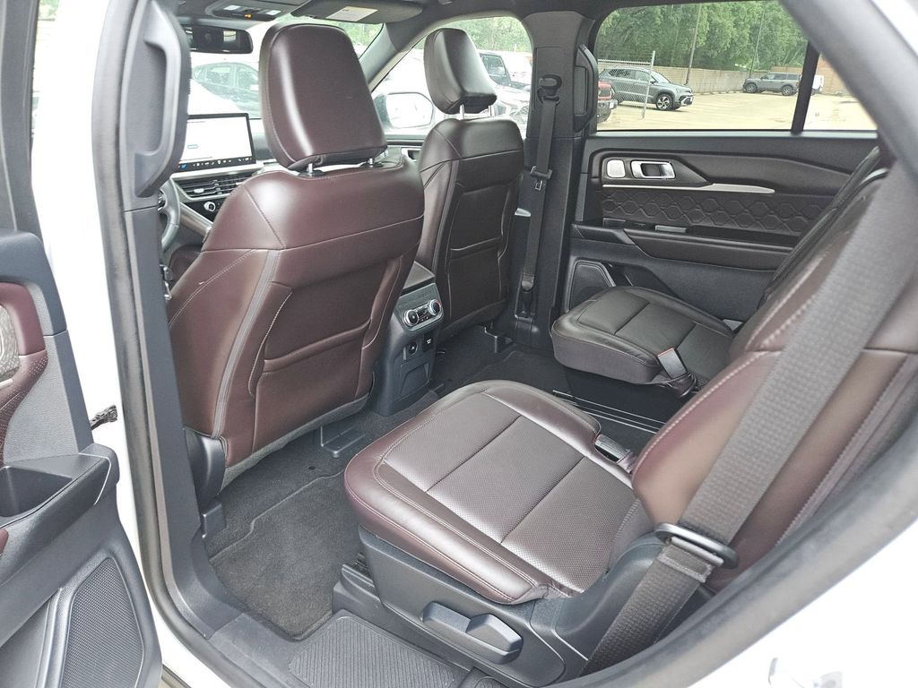 Thumbnail: 2025 Ford Explorer - 29