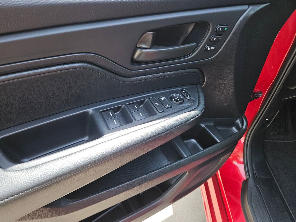 Thumbnail: 2025 Honda Odyssey - 15