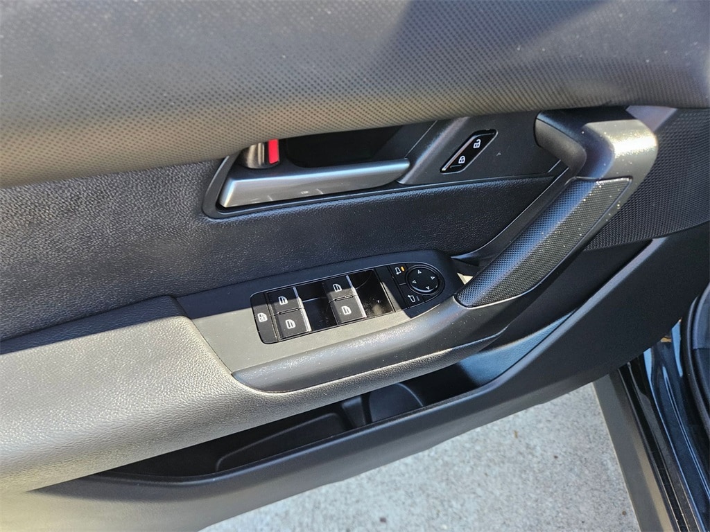 Thumbnail: 2025 Mazda CX-50 - 15