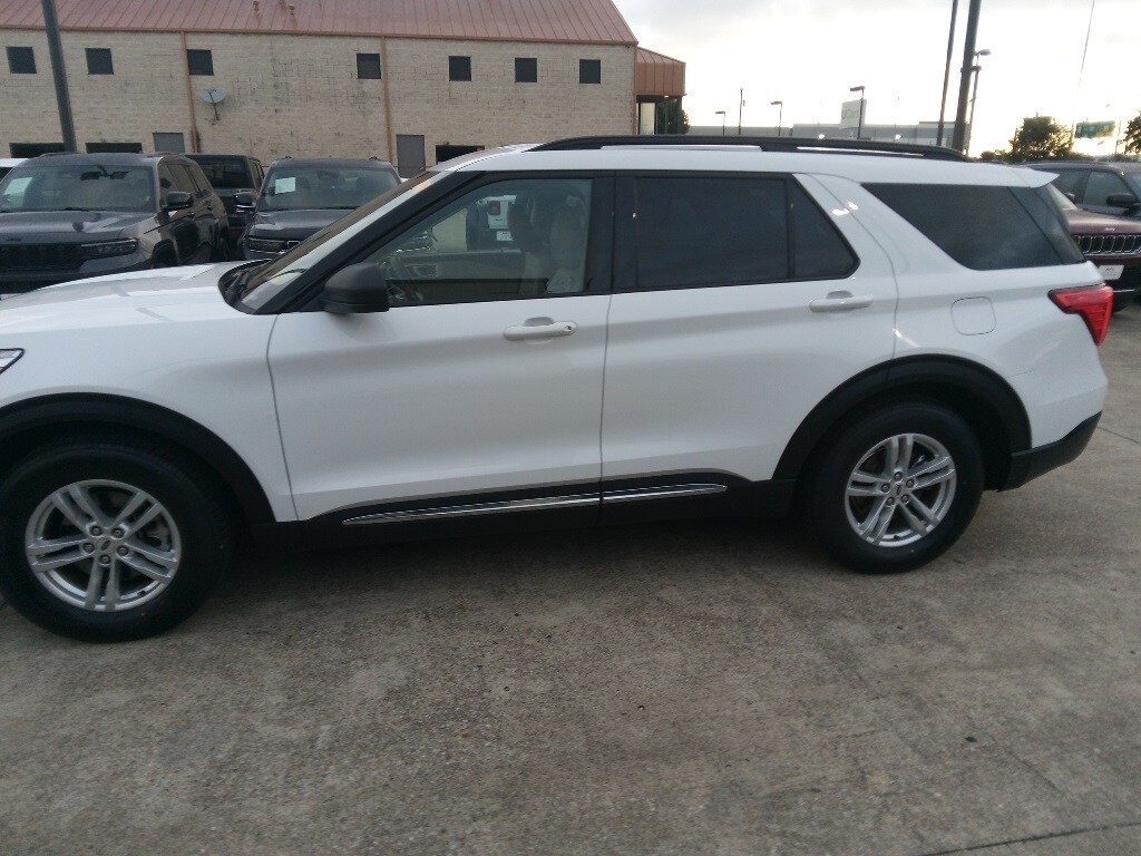 Thumbnail: 2023 Ford Explorer - 3