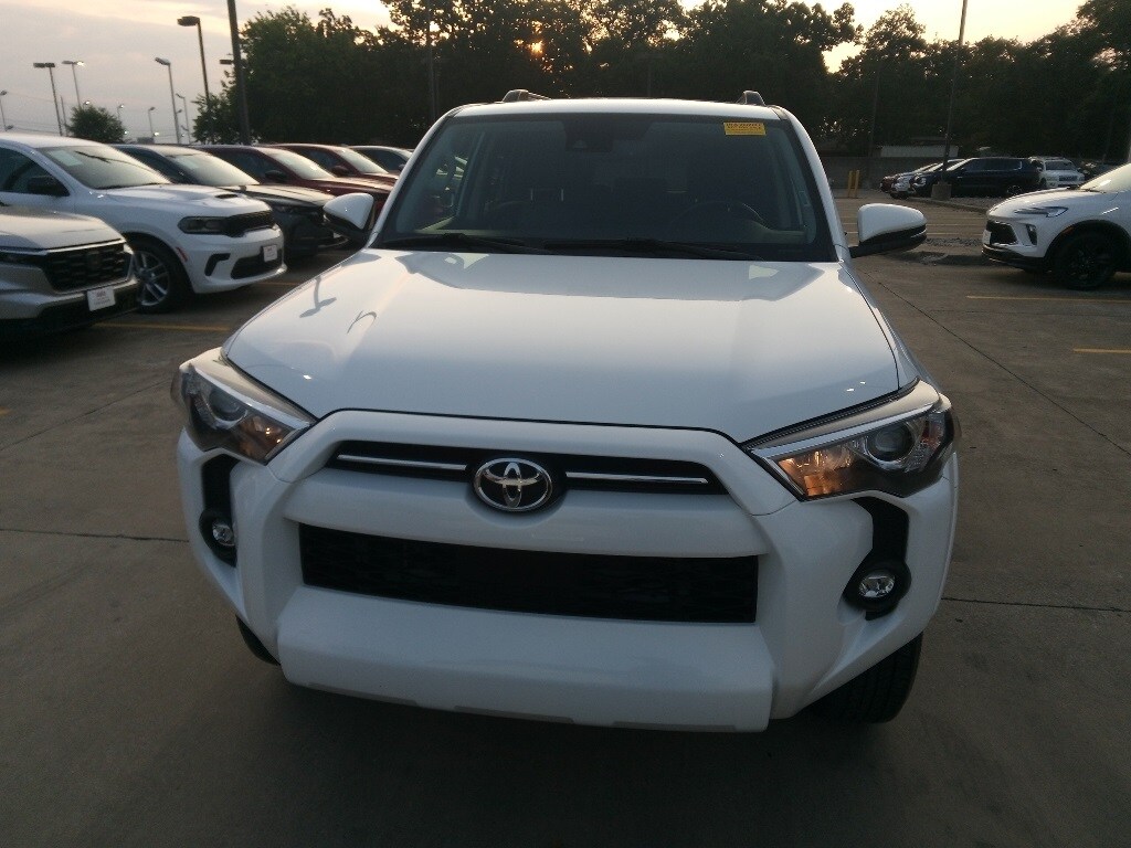 2024 Toyota 4Runner SR5 Premium photo 2