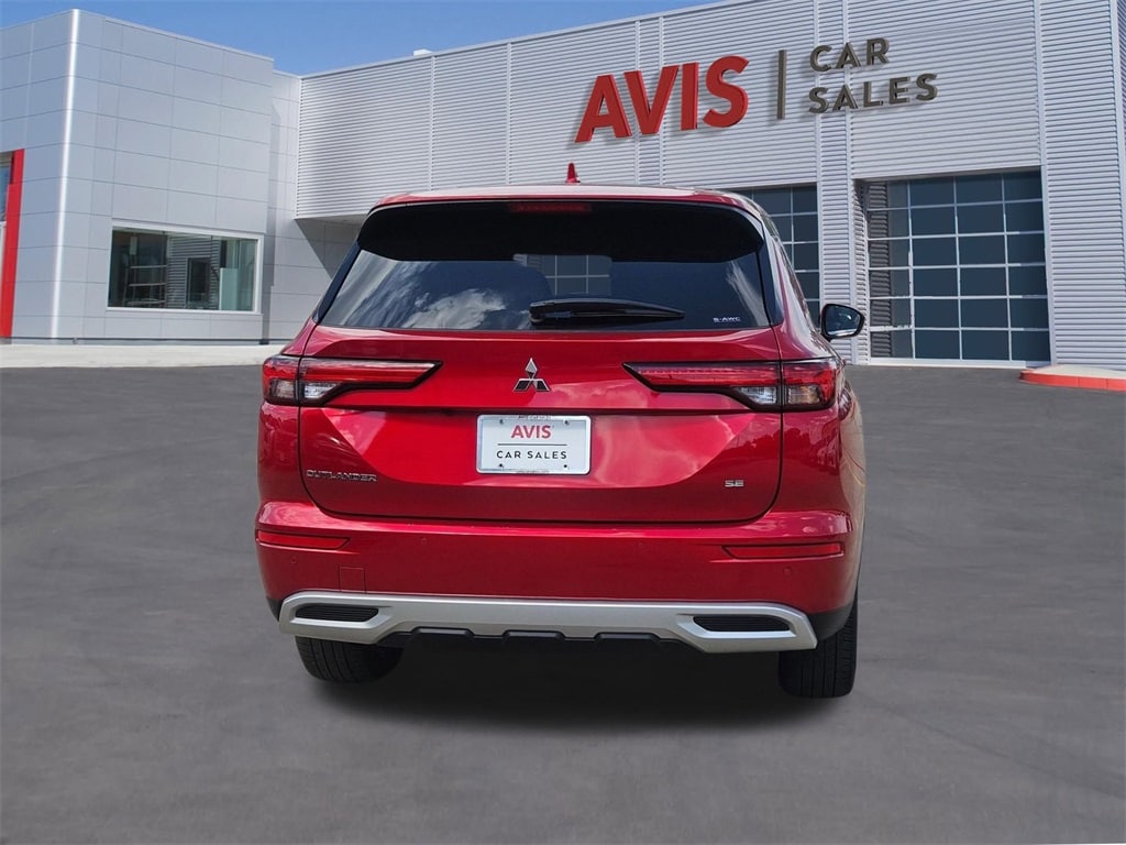 Thumbnail: 2024 Mitsubishi Outlander - 7