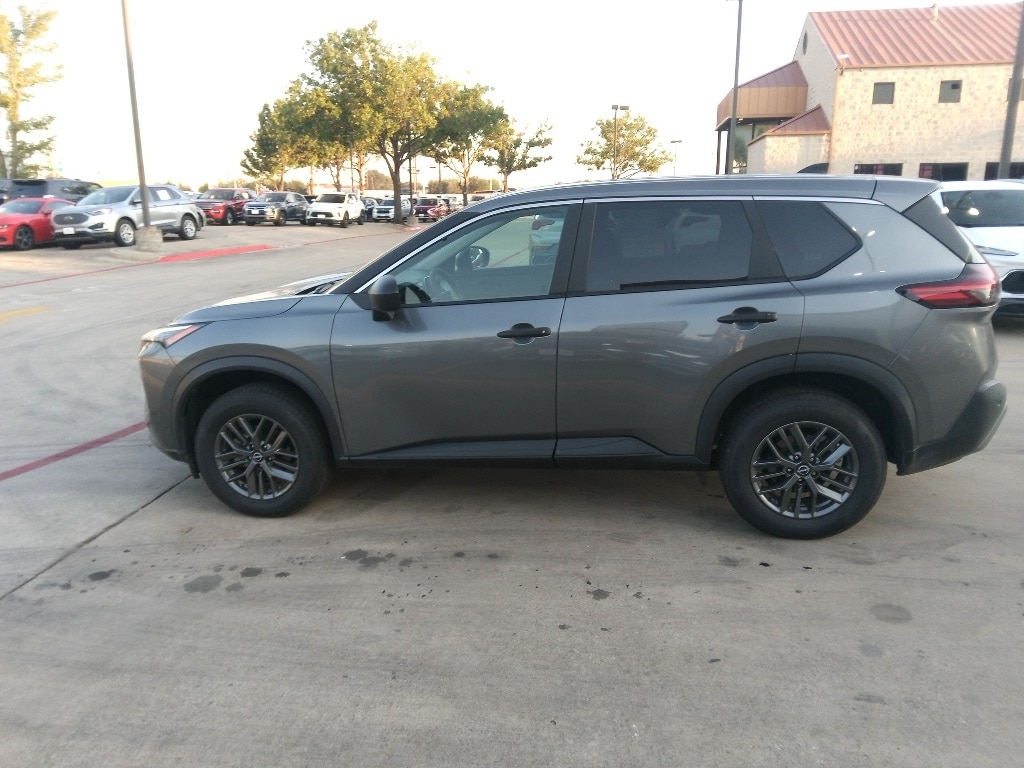Thumbnail: 2023 Nissan Rogue - 8