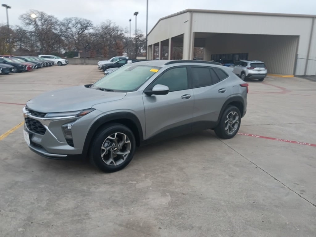 Thumbnail: 2025 Chevrolet Trax - 1