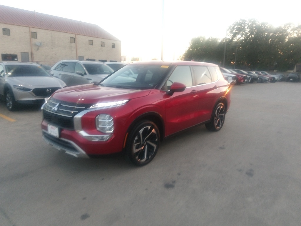 Thumbnail: 2024 Mitsubishi Outlander - 1