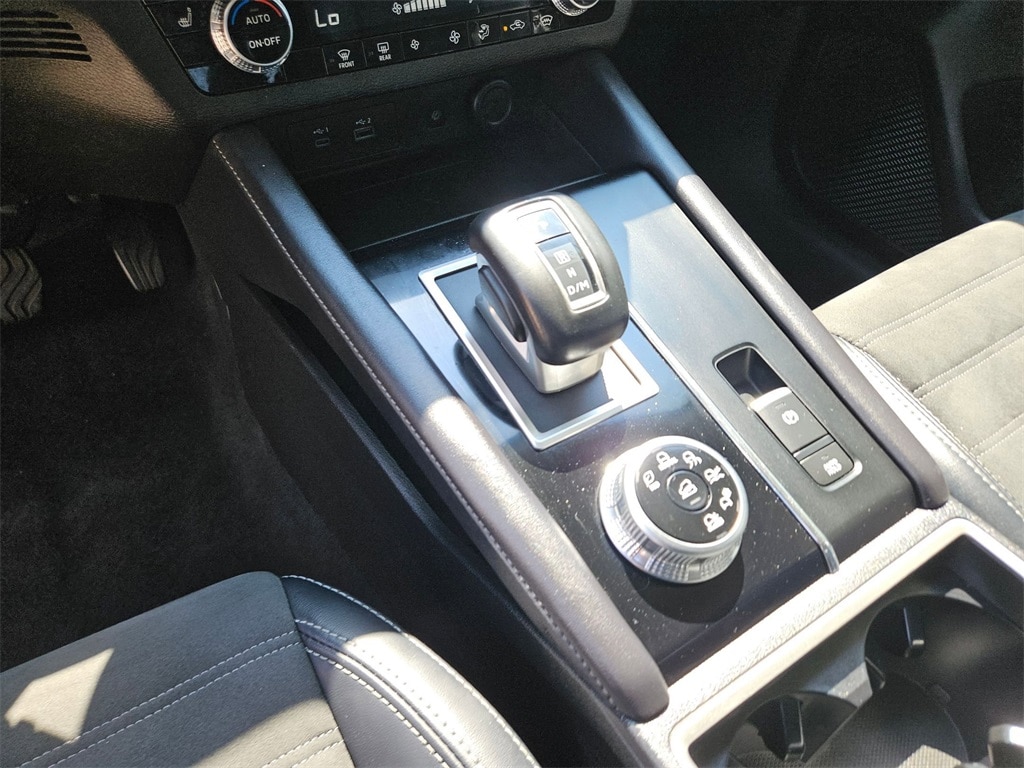 Thumbnail: 2024 Mitsubishi Outlander - 17