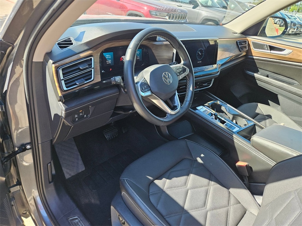 Thumbnail: 2025 Volkswagen Atlas - 16