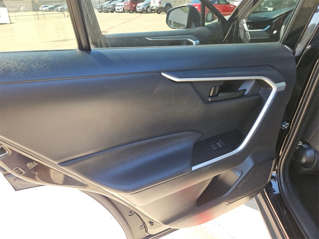 Thumbnail: 2025 Toyota RAV4 - 25