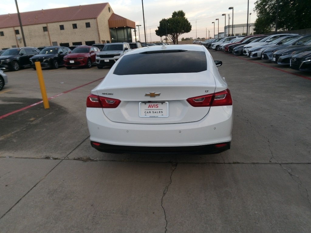 Thumbnail: 2024 Chevrolet Malibu - 10