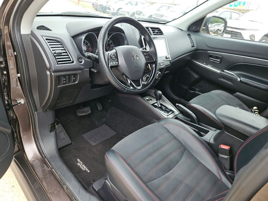Thumbnail: 2025 Mitsubishi Outlander Sport - 13