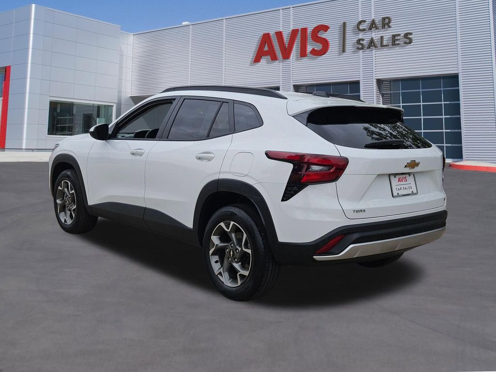 Thumbnail: 2025 Chevrolet Trax - 3