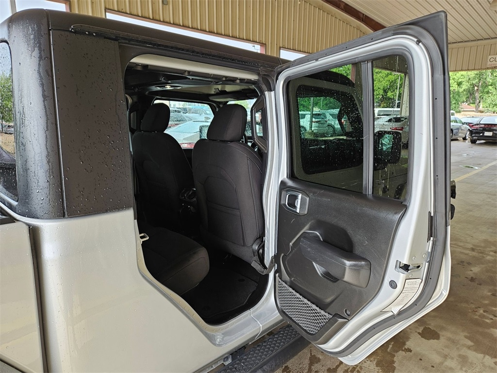 2023 Jeep Gladiator Sport 26