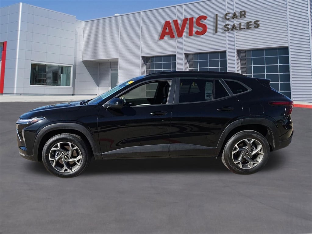 Thumbnail: 2024 Chevrolet Trax - 2