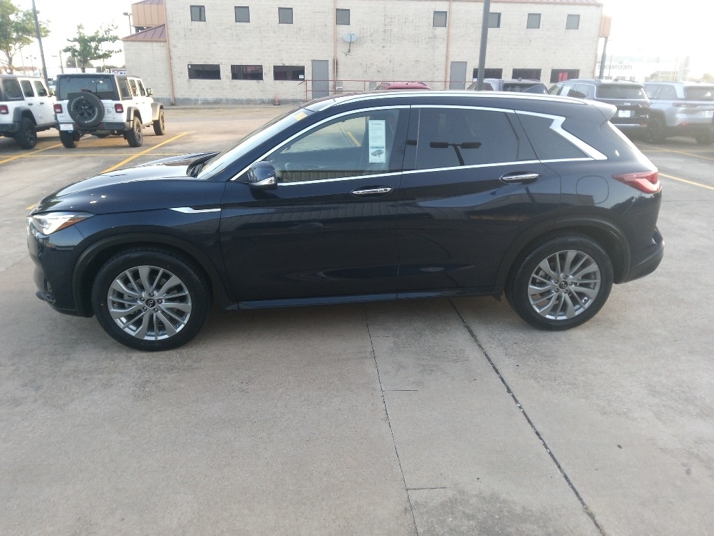 Thumbnail: 2024 INFINITI QX50 - 3