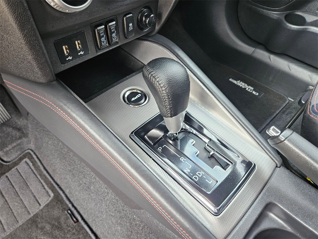 Thumbnail: 2025 Mitsubishi Outlander Sport - 25