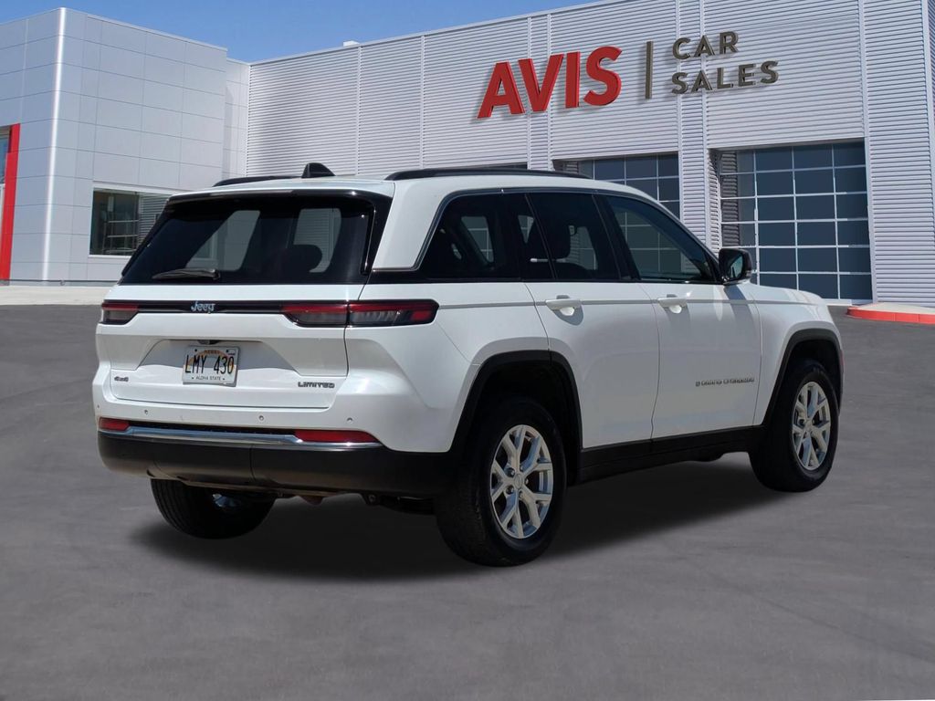 Thumbnail: 2023 Jeep Grand Cherokee - 6