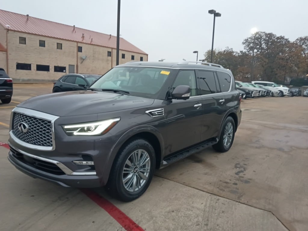 2024 INFINITI QX80's photo