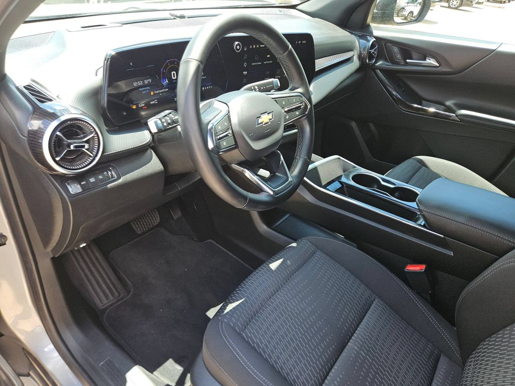 Thumbnail: 2025 Chevrolet Equinox - 15