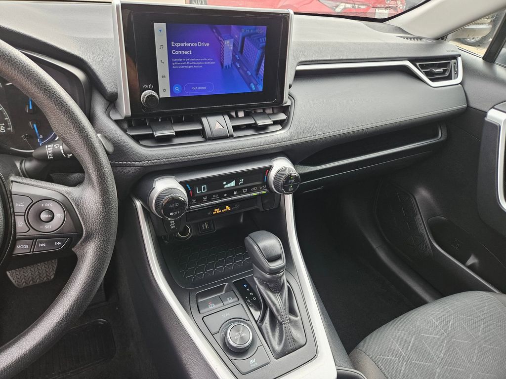 Thumbnail: 2025 Toyota RAV4 - 20