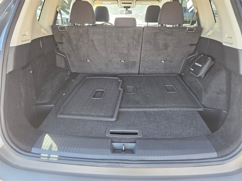 Thumbnail: 2023 Nissan Rogue - 25