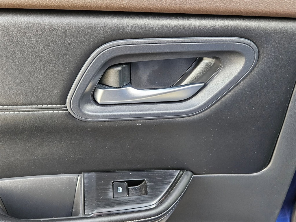 2023 Nissan Rogue SV 23