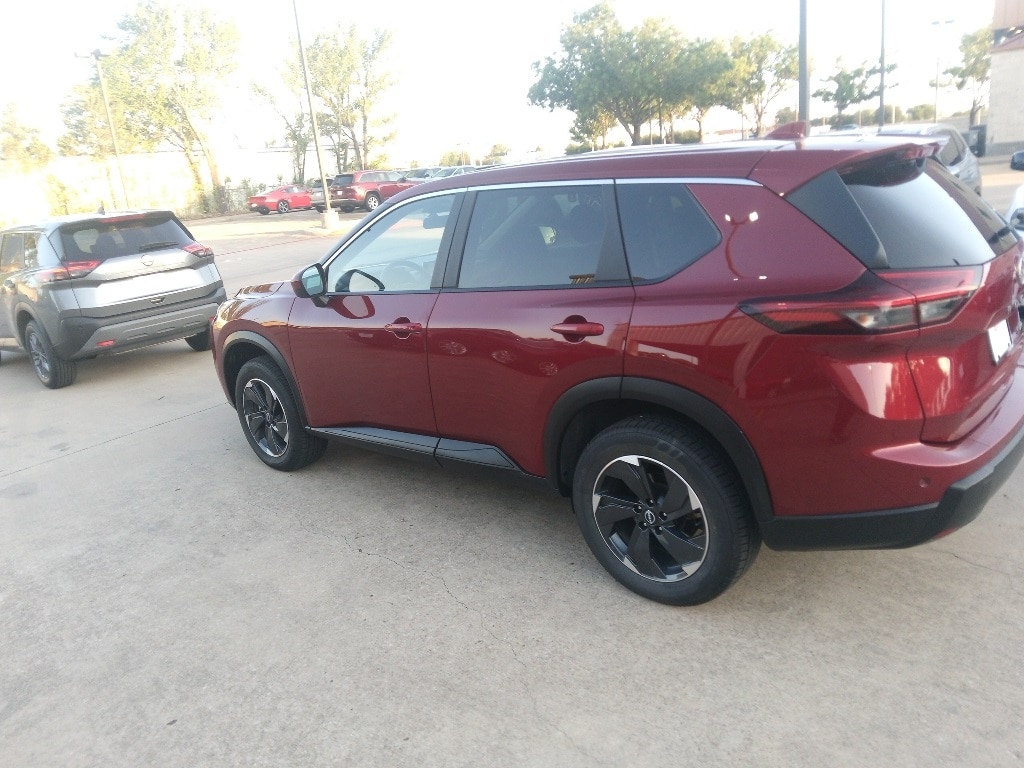 Thumbnail: 2024 Nissan Rogue - 4