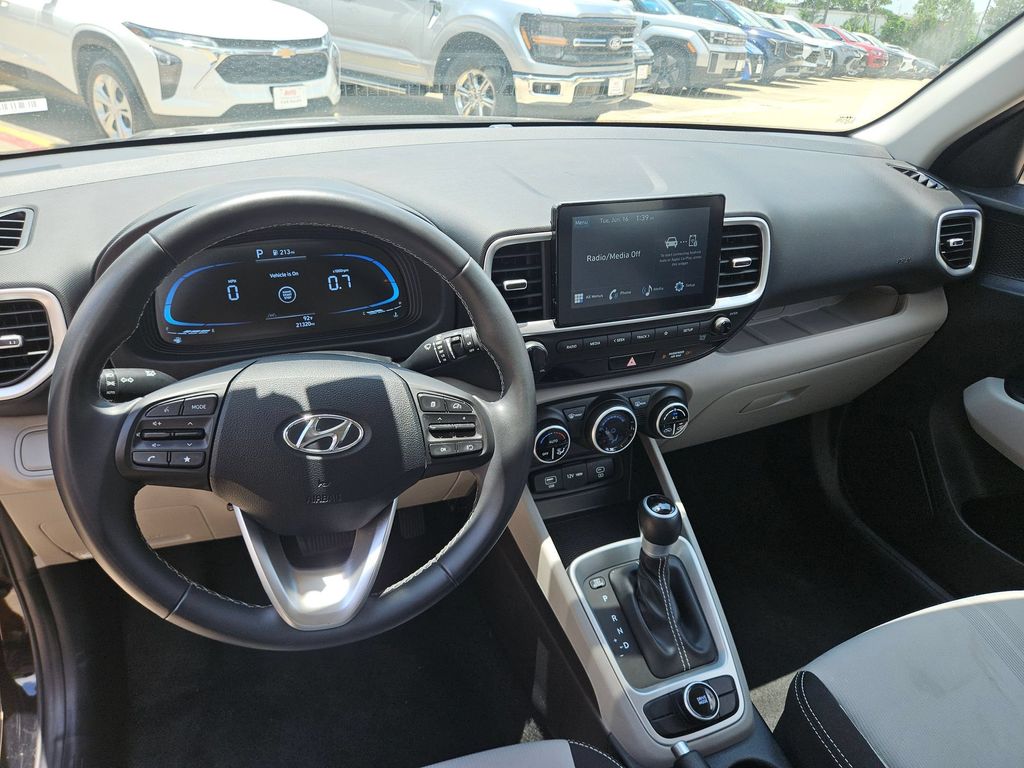 Thumbnail: 2025 Hyundai Venue - 16