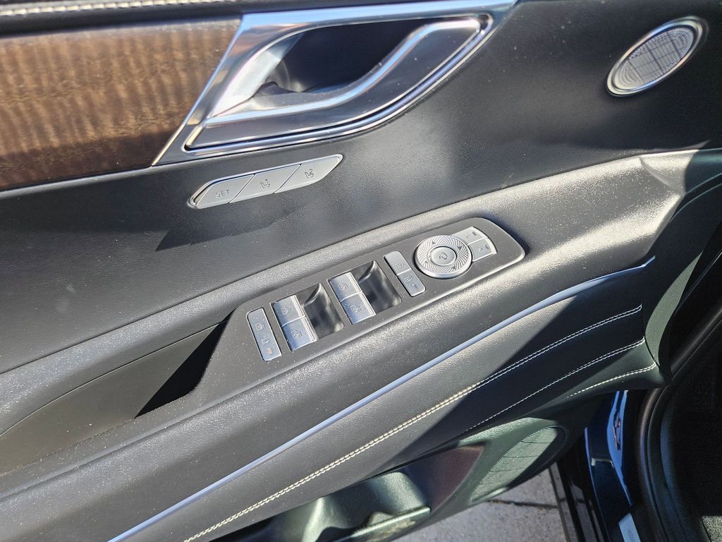 Thumbnail: 2024 Genesis GV80 - 14