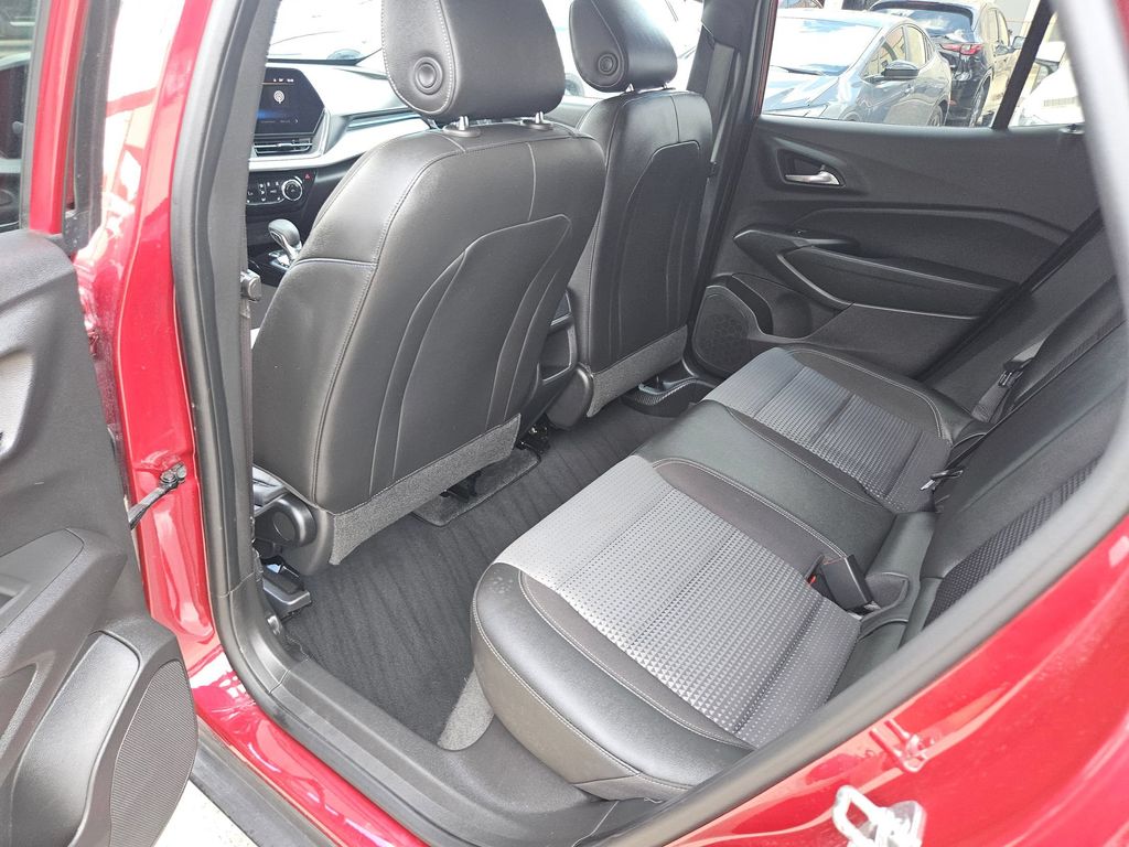 Thumbnail: 2025 Chevrolet Trax - 25