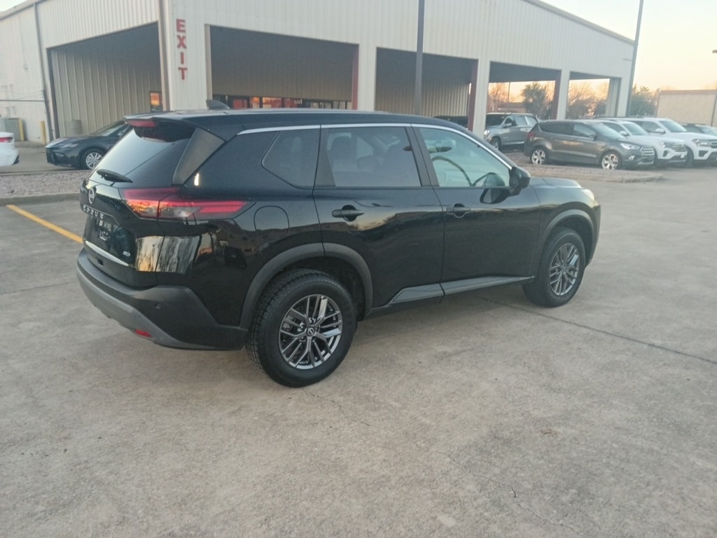 Thumbnail: 2023 Nissan Rogue - 9