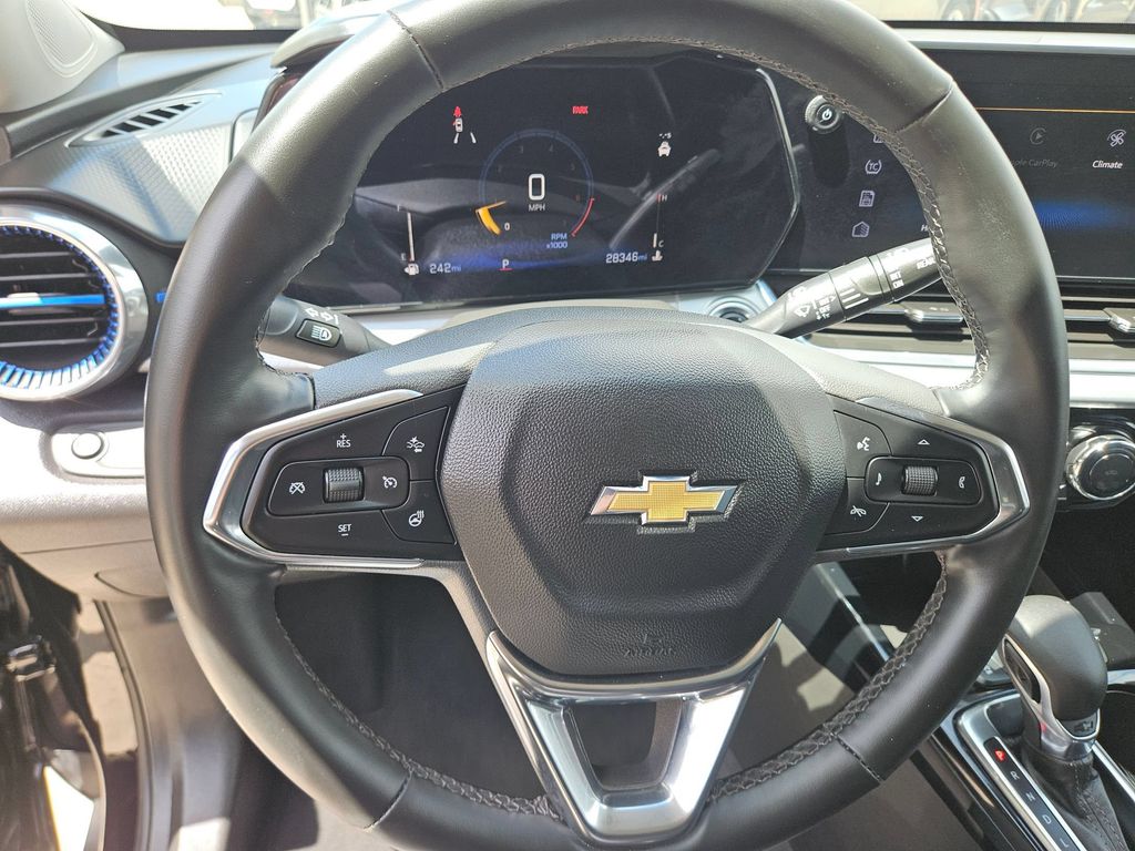 Thumbnail: 2025 Chevrolet Trax - 18
