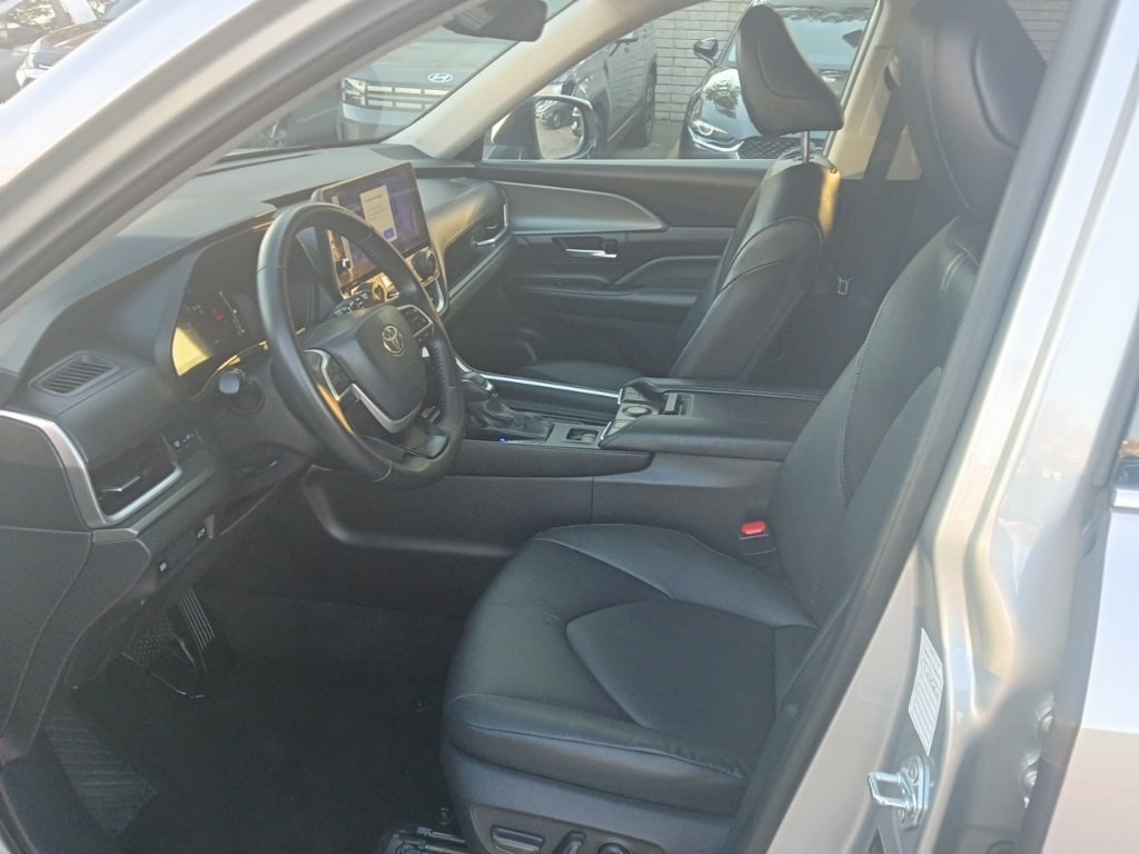 Thumbnail: 2025 Toyota Grand Highlander - 8