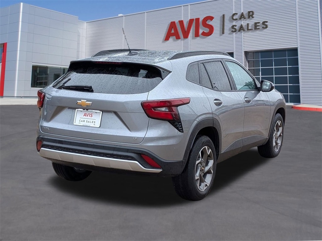 Thumbnail: 2025 Chevrolet Trax - 6