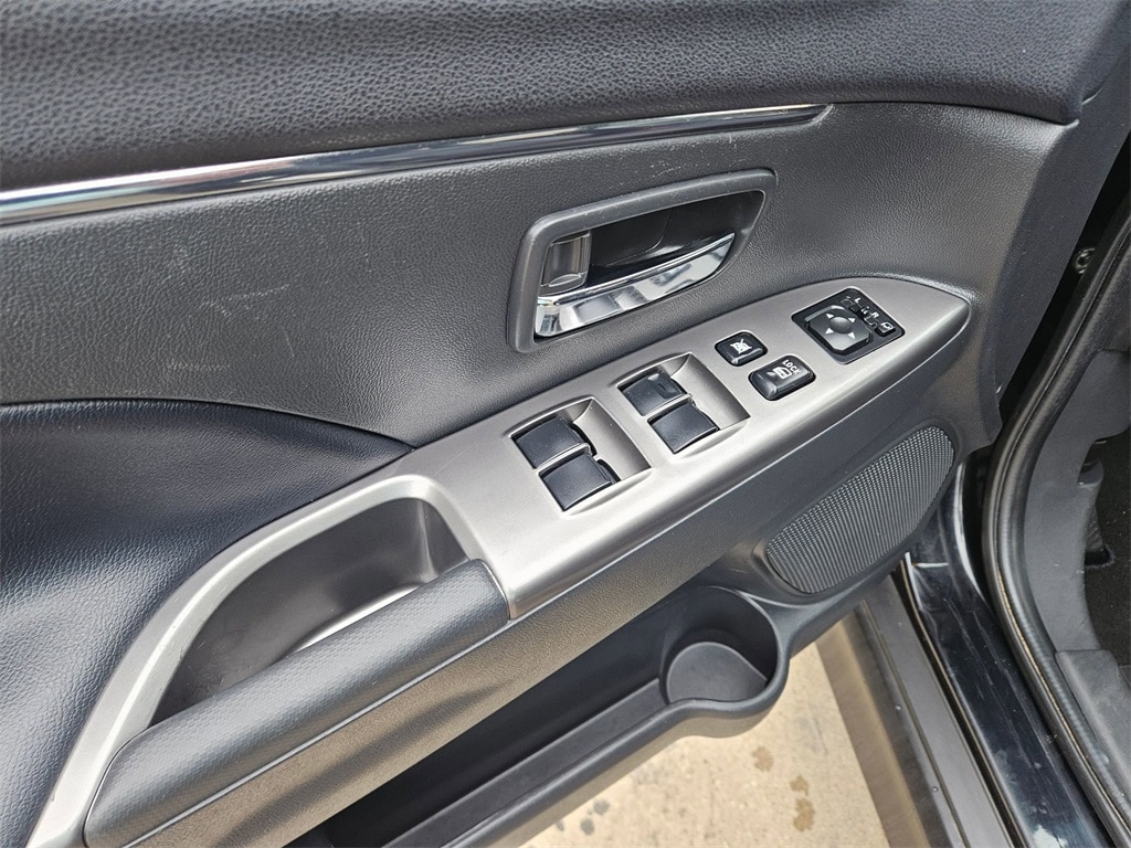 Thumbnail: 2024 Mitsubishi Outlander Sport - 14