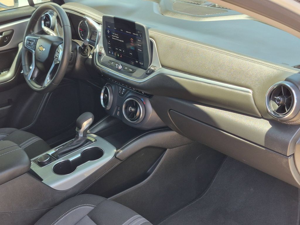 Thumbnail: 2025 Chevrolet Blazer - 30