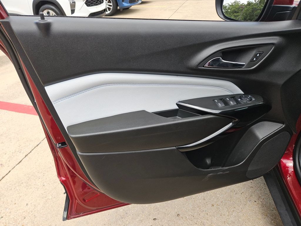 Thumbnail: 2025 Chevrolet Trax - 14