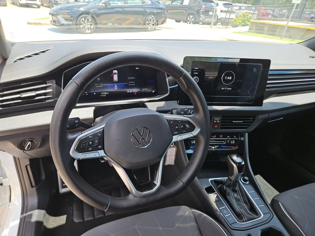 Thumbnail: 2025 Volkswagen Jetta - 17