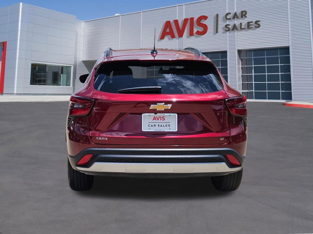 Thumbnail: 2025 Chevrolet Trax - 5